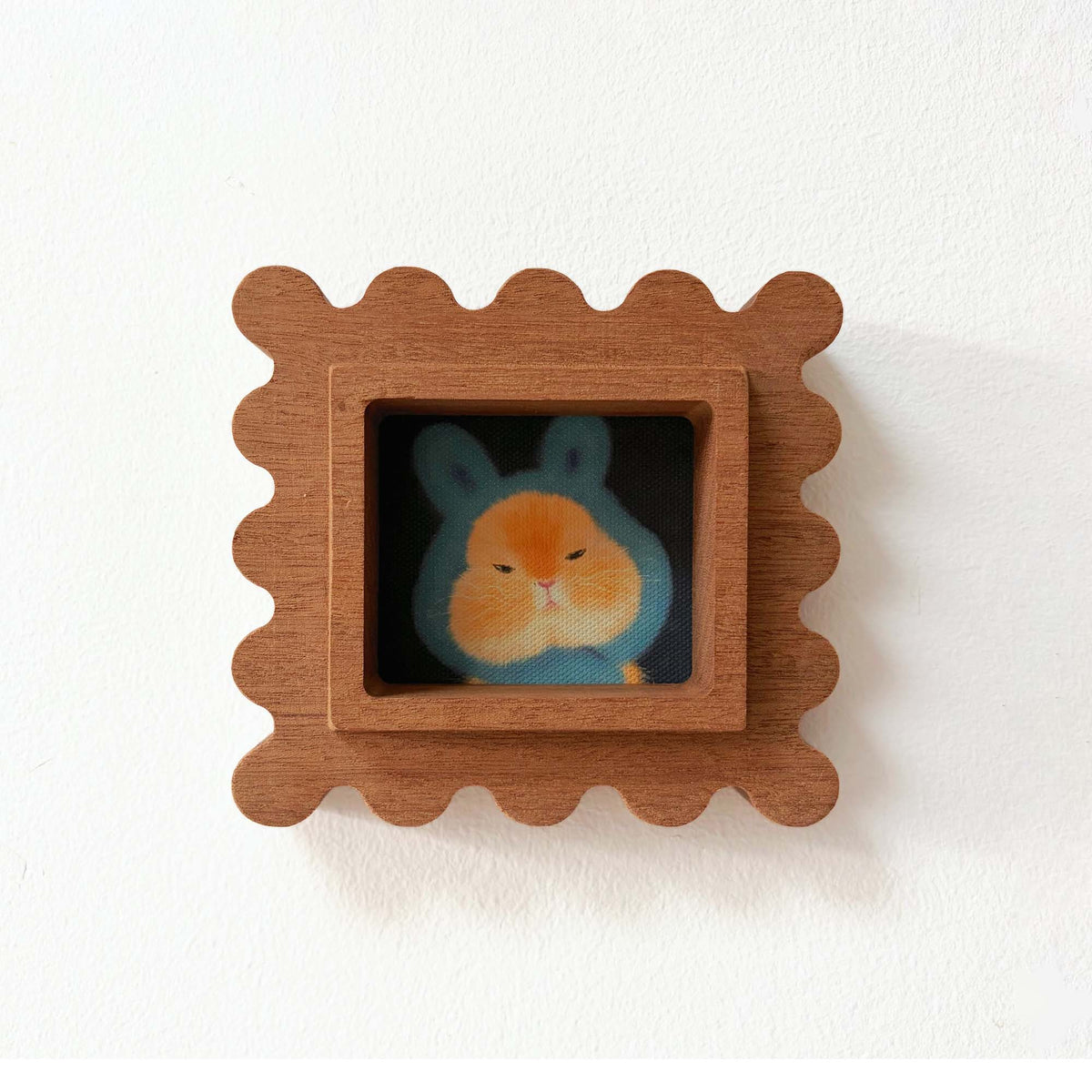 Handmade Scalloped Sapele Wood Picture Frame with Rabbit Art